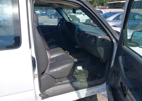 2004 Chevrolet Silverado 1500 Work Truck из США, поврежденный, VIN 1GCEC19VX4Z316735